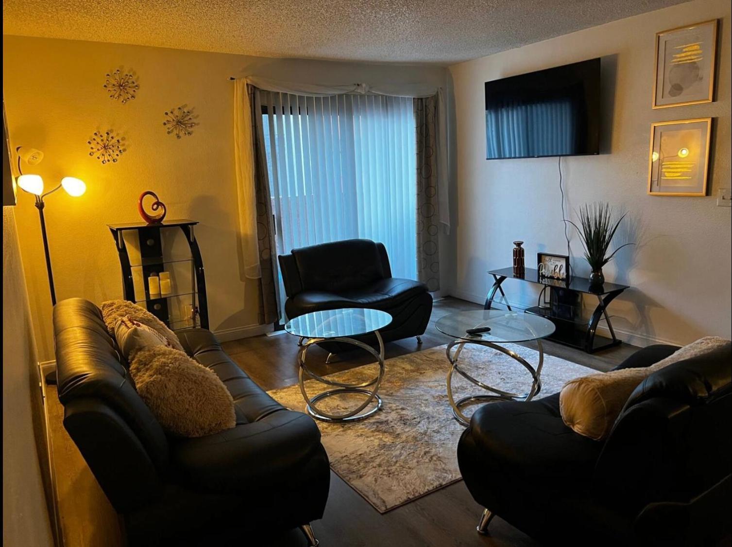Entire 1br & 1ba Apartamento
